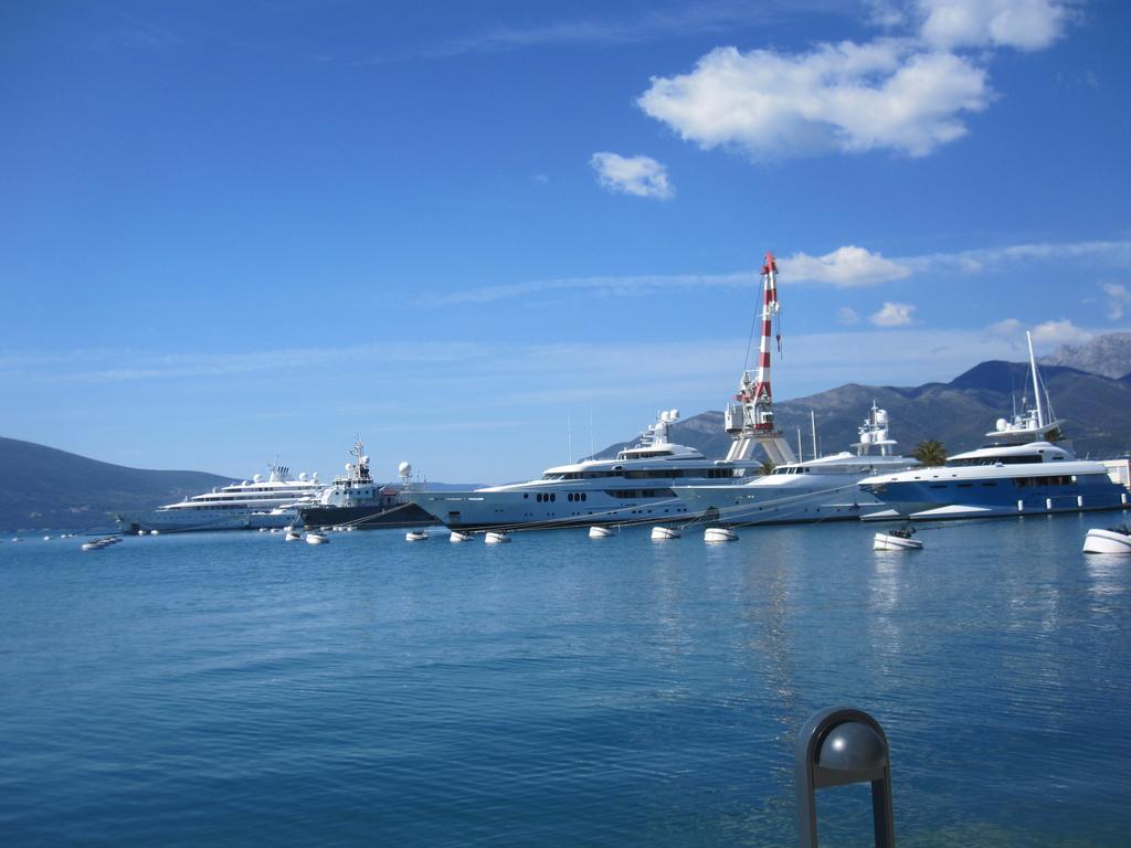 Apartments City Center Tivat Eksteriør billede